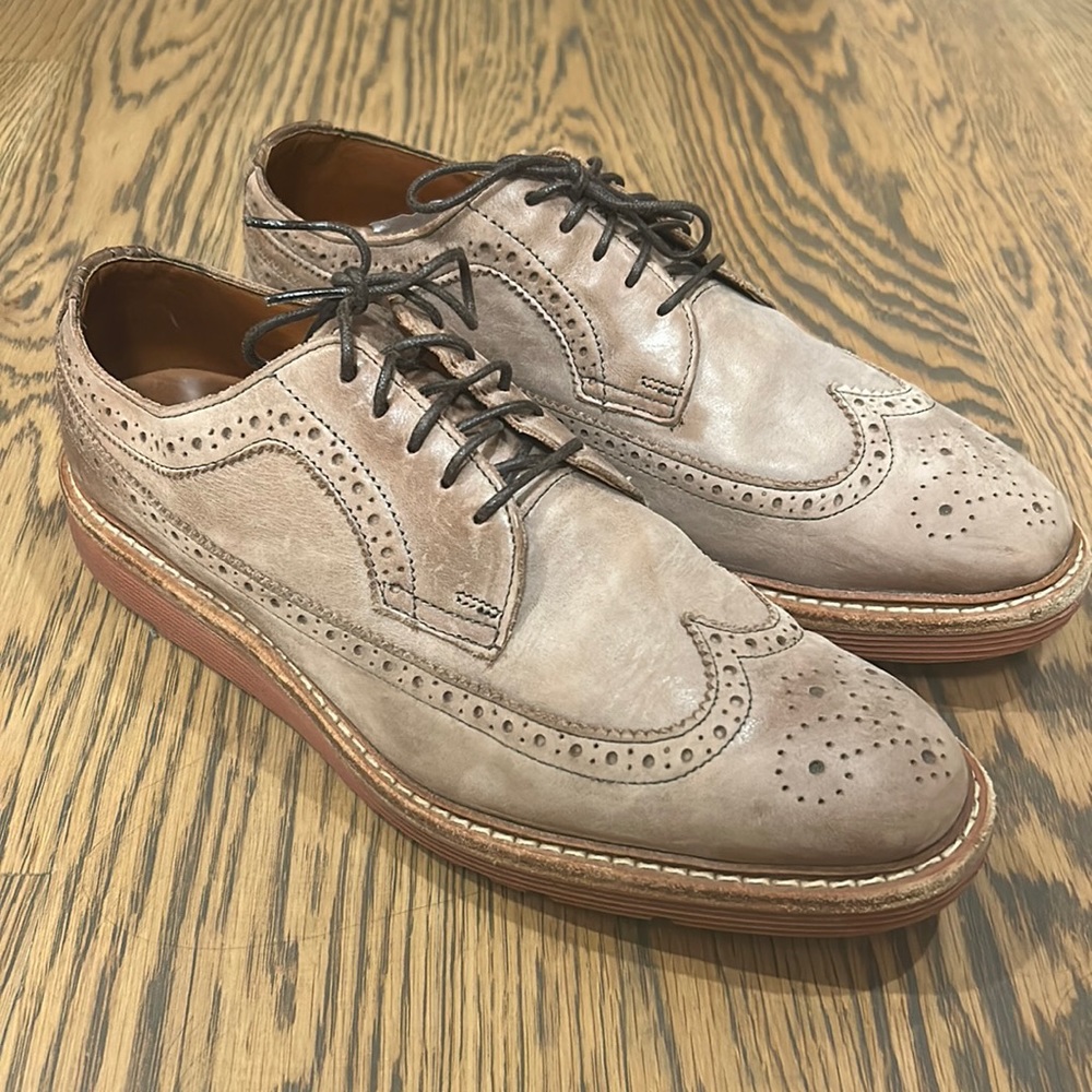 Allen Edmonds men’s size 9B Shannon Drive shoe